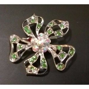 Green Crystal Rhinestone Silver Tone Flower 5 Petals Brooch Pin Wedding Patrick